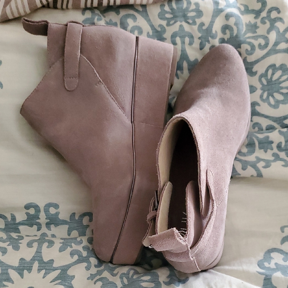 Nordstrom Klik Grey Suede Booties Size 7 - Picture 2 of 11